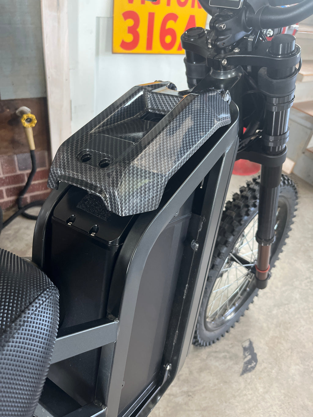 Surron lid mount v3